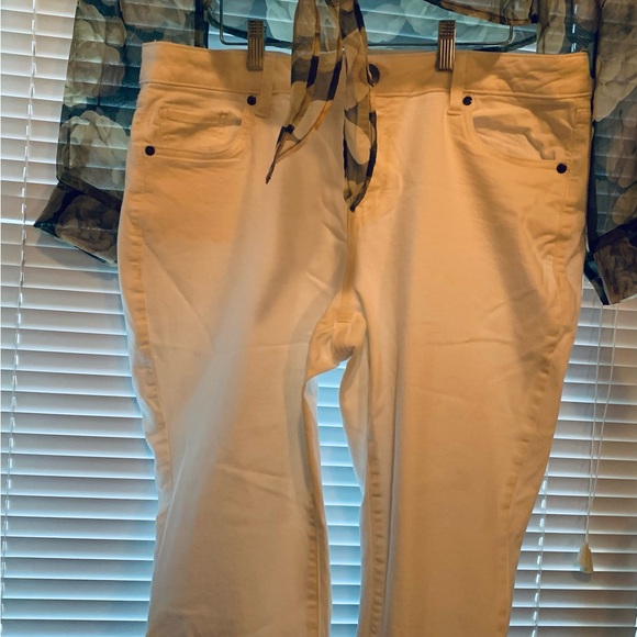 Lane Bryant Skinny Pedal/Capri Jeans. Never been worn. Size 16 Solid White - Picture 6 of 6